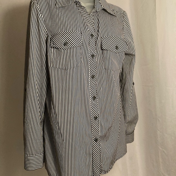 Button down small long sleeve top - Picture 11 of 16